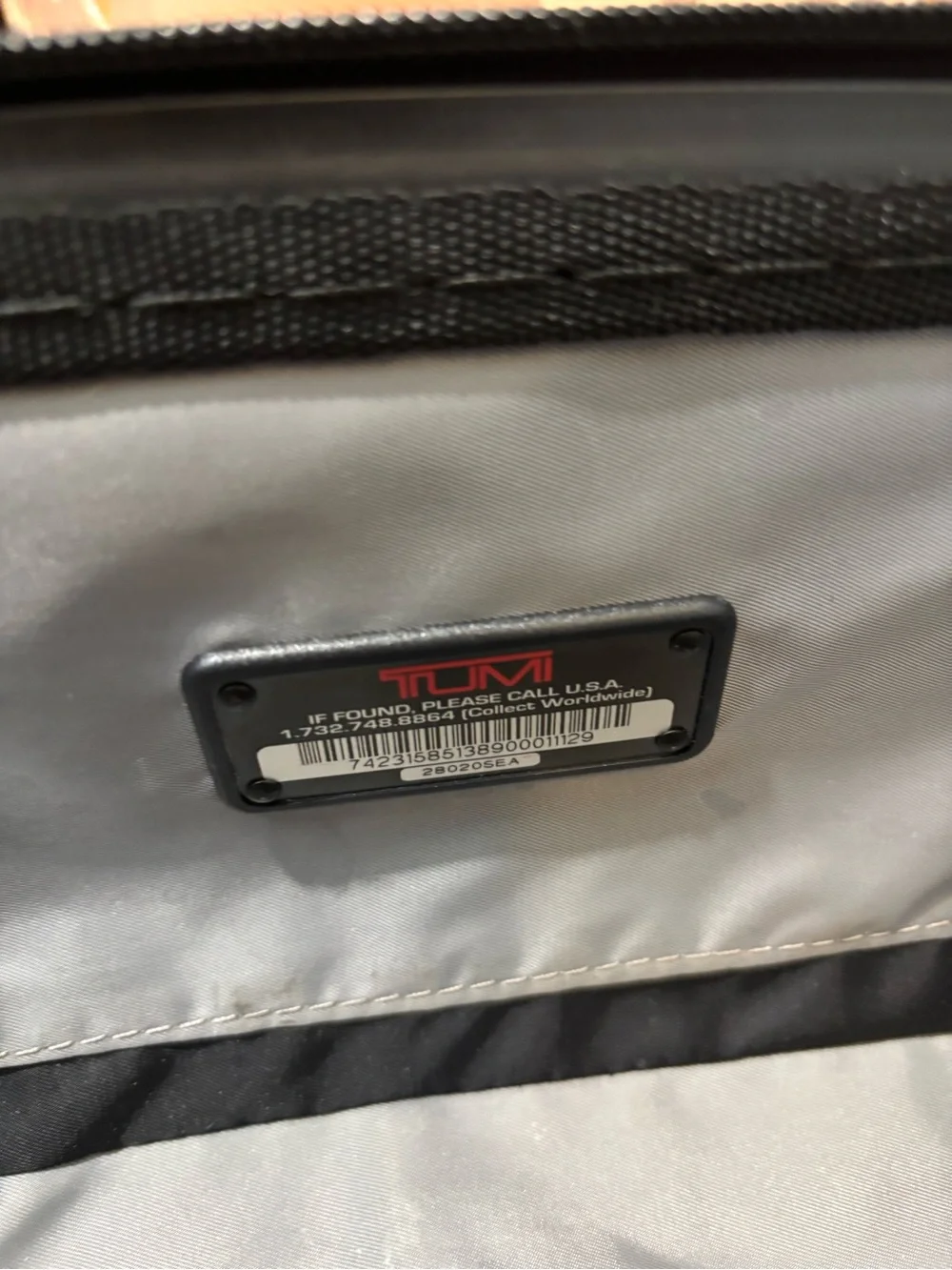 Tumi Vapor 21 in Continental Carry-On Hardcase Spinner Luggage Dark Teal *AS IS*